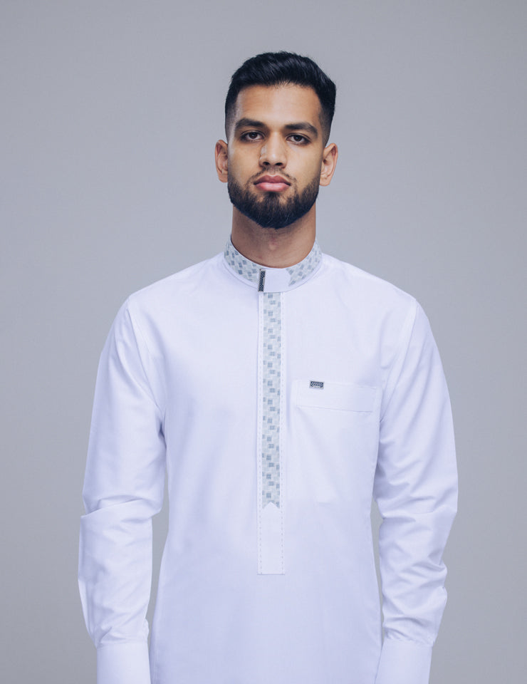 Amaani Onyx Thobe - White