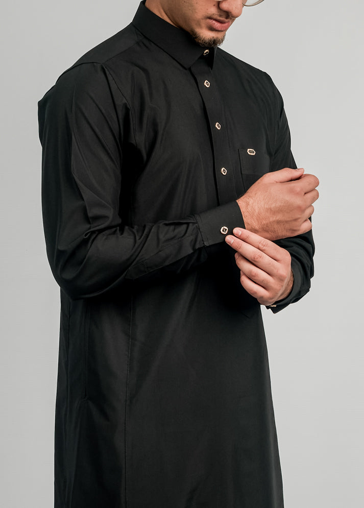 Falcon Thobe - Black With Gold Button