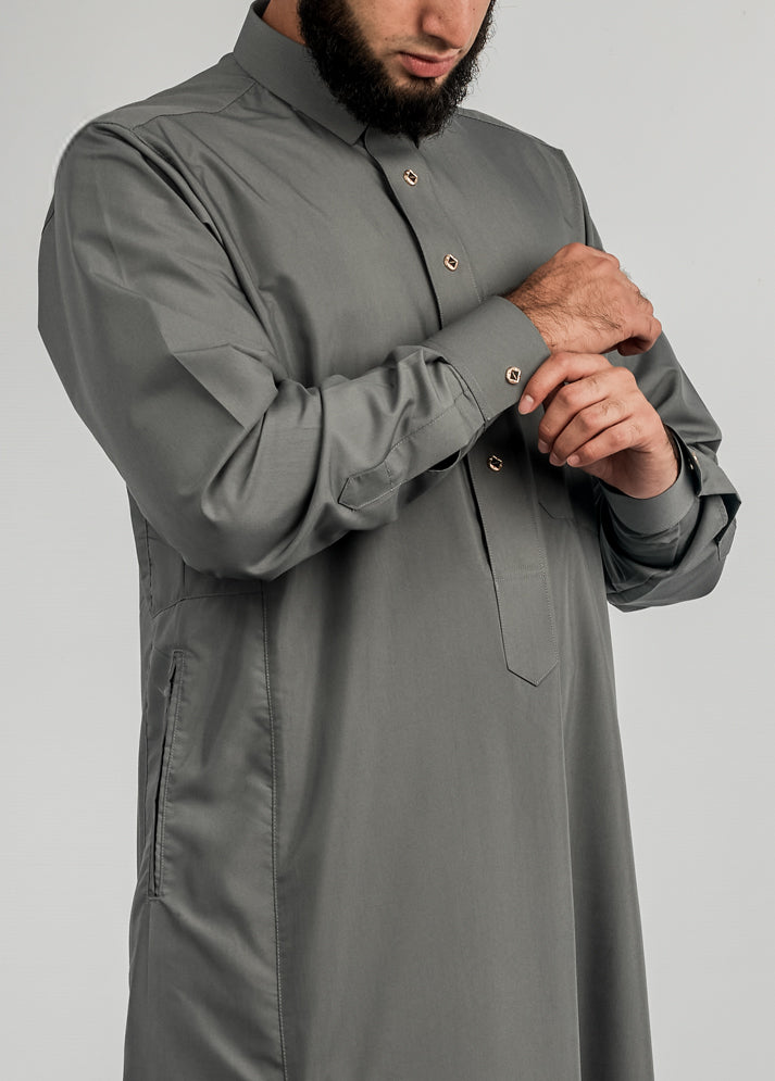 Falcon Thobe - Grey With Silver Button